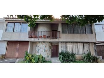 Venta Casa en el Norte de Cali Barrio La Flora