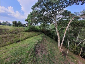 CASA CAMPESTRE EN CONJUNTO CERRADO EN CIRCASIA