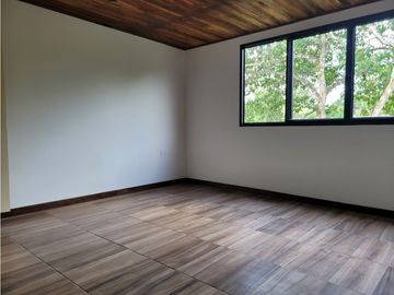 CASA CAMPESTRE EN CONJUNTO CERRADO EN CIRCASIA