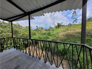 CASA CAMPESTRE EN CONJUNTO CERRADO EN CIRCASIA