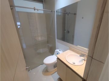 SE VENDE AMPLIO APARTAMENTO EN EL PORTAL DE GENOVES