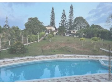 SE VENDE FINCA LAGO CALIMA AR