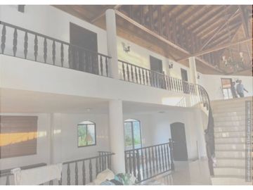 SE VENDE FINCA LAGO CALIMA AR