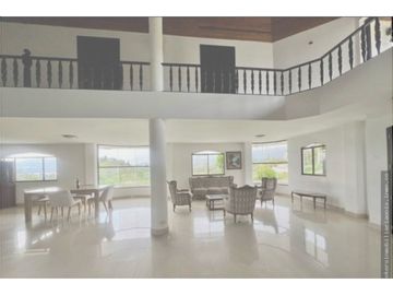 SE VENDE FINCA LAGO CALIMA AR