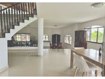 SE VENDE FINCA LAGO CALIMA AR
