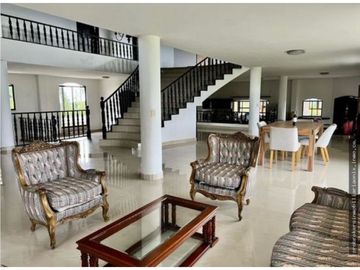 SE VENDE FINCA LAGO CALIMA AR