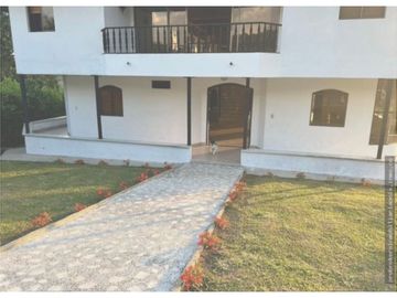 SE VENDE FINCA LAGO CALIMA AR
