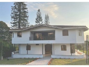 SE VENDE FINCA LAGO CALIMA AR
