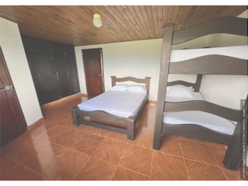 SE VENDE FINCA LAGO CALIMA AR
