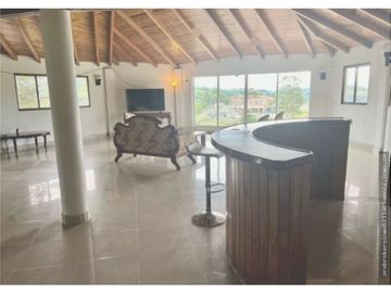 SE VENDE FINCA LAGO CALIMA AR