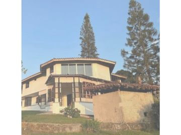 SE VENDE FINCA LAGO CALIMA AR