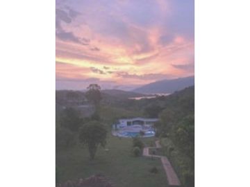 SE VENDE FINCA LAGO CALIMA AR