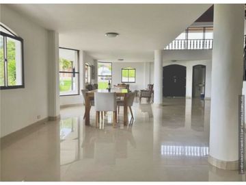 SE VENDE FINCA LAGO CALIMA AR