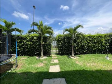 SE VENDE CASA EN EL CASTILLO AR