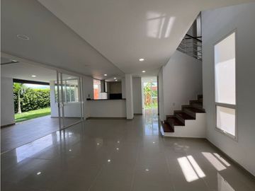 SE VENDE CASA EN EL CASTILLO AR