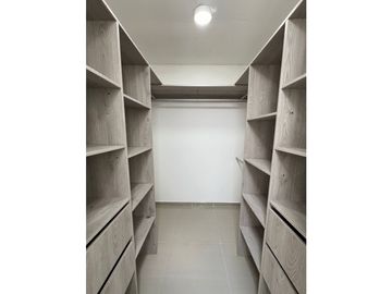SE VENDE CASA EN EL CASTILLO AR