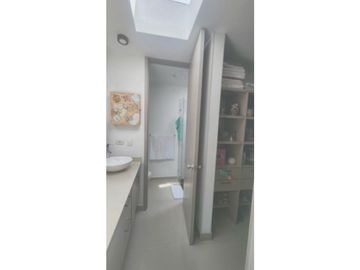 SE VENDE CASA EN EL CASTILLO JAMUNDI AR