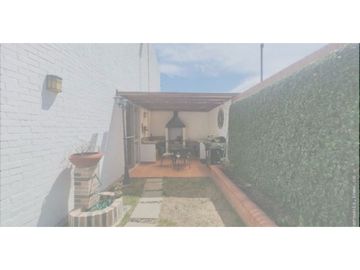 SE VENDE CASA EN EL CASTILLO JAMUNDI AR