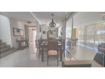 SE VENDE CASA EN EL CASTILLO JAMUNDI AR
