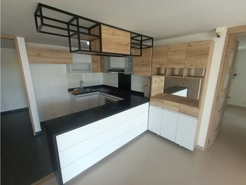 SE VENDE AMPLIO APARTAMENTO EN VILLA CAMPESTRE