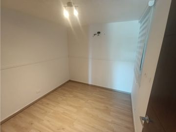 SE VENDE AMPLIO APARTAMENTO EN VILLA CAMPESTRE