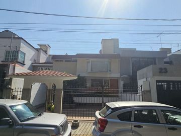 Casa 154m2 de 3 recamaras en Arboledas Vergel