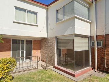 Casa 154m2 de 3 recamaras en Arboledas Vergel