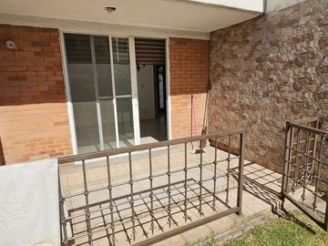 Casa 154m2 de 3 recamaras en Arboledas Vergel