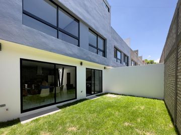 CASAS EN VENTA EN FRACCIONAMIENTO CORTIJO DE ZAVALETA, ZONA CALZADA ZAVALETA Y RECTA A CHOLULA