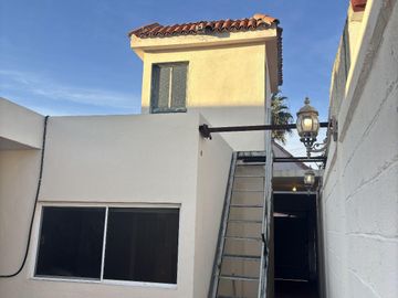 Casa - Fraccionamiento Bugambilias