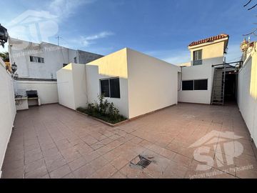 Casa - Fraccionamiento Bugambilias