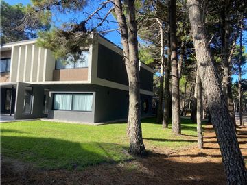 CASA EN VENTA y ALQUILER VILLAROBLES BRISAS 498