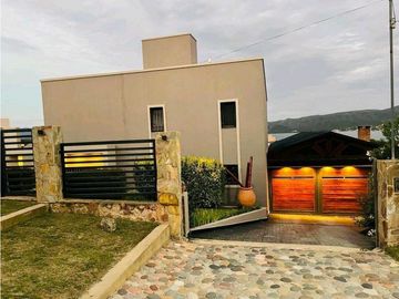VENDE HERMOSA CASA EN VILLA CARLOS PAZ ‼ exclusiva con vista lago