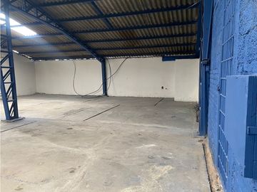 Venta de Nave Industrial, Comercial o Logítica en Cuenca 2510m²