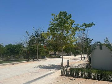 OLIVIA || EXCELENTE RESIDENCIA EN VENTA O RENTA DE GRAN TAMAÑO MUY BIEN UBICADA AL NORTE DE LA CIUDAD DE MERIDA EN CONKAL, EN PRIVADA EXCLUSIVA