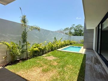 OLIVIA || EXCELENTE RESIDENCIA EN VENTA O RENTA DE GRAN TAMAÑO MUY BIEN UBICADA AL NORTE DE LA CIUDAD DE MERIDA EN CONKAL, EN PRIVADA EXCLUSIVA