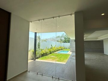 OLIVIA || EXCELENTE RESIDENCIA EN VENTA O RENTA DE GRAN TAMAÑO MUY BIEN UBICADA AL NORTE DE LA CIUDAD DE MERIDA EN CONKAL, EN PRIVADA EXCLUSIVA