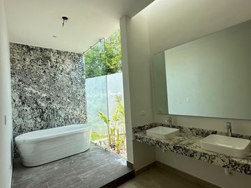 OLIVIA || EXCELENTE RESIDENCIA EN VENTA O RENTA DE GRAN TAMAÑO MUY BIEN UBICADA AL NORTE DE LA CIUDAD DE MERIDA EN CONKAL, EN PRIVADA EXCLUSIVA