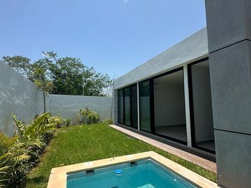 OLIVIA || EXCELENTE RESIDENCIA EN VENTA O RENTA DE GRAN TAMAÑO MUY BIEN UBICADA AL NORTE DE LA CIUDAD DE MERIDA EN CONKAL, EN PRIVADA EXCLUSIVA