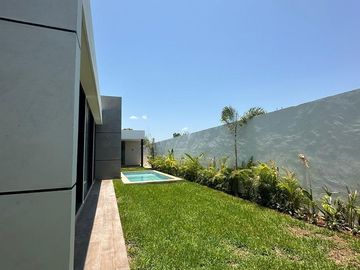 OLIVIA || EXCELENTE RESIDENCIA EN VENTA O RENTA DE GRAN TAMAÑO MUY BIEN UBICADA AL NORTE DE LA CIUDAD DE MERIDA EN CONKAL, EN PRIVADA EXCLUSIVA