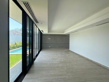 OLIVIA || EXCELENTE RESIDENCIA EN VENTA O RENTA DE GRAN TAMAÑO MUY BIEN UBICADA AL NORTE DE LA CIUDAD DE MERIDA EN CONKAL, EN PRIVADA EXCLUSIVA