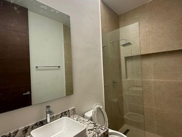OLIVIA || EXCELENTE RESIDENCIA EN VENTA O RENTA DE GRAN TAMAÑO MUY BIEN UBICADA AL NORTE DE LA CIUDAD DE MERIDA EN CONKAL, EN PRIVADA EXCLUSIVA