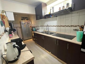 GRAN OPORTUNIDAD  HERMOSA CASA LA CISTERNA - Silvia. Alpha & Omega Corretaje