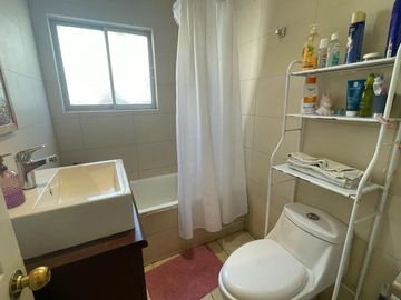 GRAN OPORTUNIDAD  HERMOSA CASA LA CISTERNA - Silvia. Alpha & Omega Corretaje