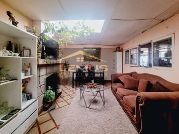SE VENDE CASA CON AMPLIO TERRENO EN SECTOR DE CENTENARIO, LOS ANDES