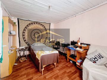 SE VENDE CASA CON AMPLIO TERRENO EN SECTOR DE CENTENARIO, LOS ANDES