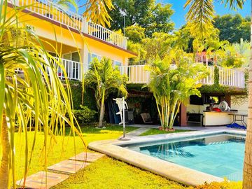CASA EN VENTA MORELOS CON ALBERCA ESCRITURADA, AMUEBLADA, INFONAVIT JOJUTLA, TEQUESQUITENGO, RENTA VACACIONAL