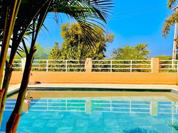 CASA EN VENTA MORELOS CON ALBERCA ESCRITURADA, AMUEBLADA, INFONAVIT JOJUTLA, TEQUESQUITENGO, RENTA VACACIONAL