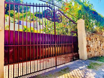 CASA EN VENTA MORELOS CON ALBERCA ESCRITURADA, AMUEBLADA, INFONAVIT JOJUTLA, TEQUESQUITENGO, RENTA VACACIONAL
