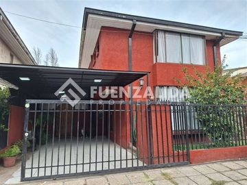 Casa en Venta en Av. Silva Carvallo